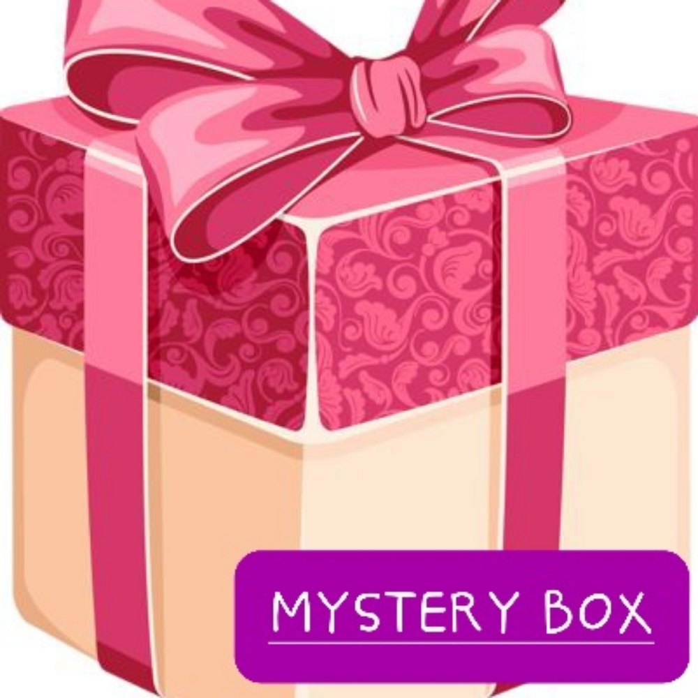 15 Piece Women's Mystery Box with BONUS Item!